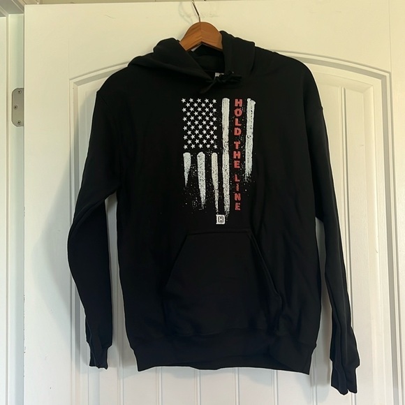 Hold the Line Flag Hoodie Small - Picture 1 of 3